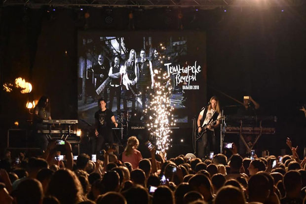 Двапут нестајало струје па отерали новинаре